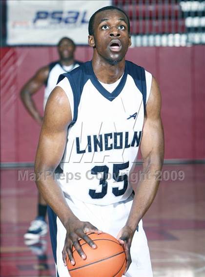 Thumbnail 2 in Boys & Girls vs Lincoln (PSAL AA Semifinal) photogallery.