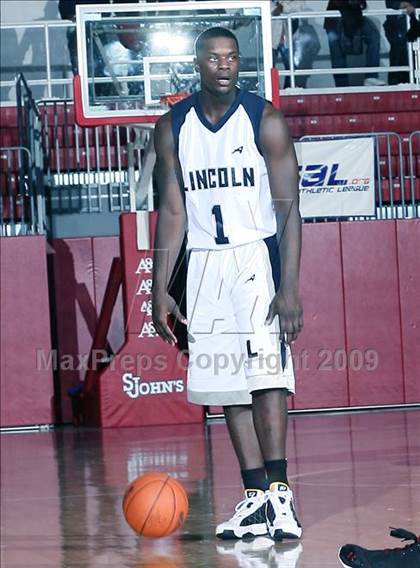 Thumbnail 3 in Boys & Girls vs Lincoln (PSAL AA Semifinal) photogallery.