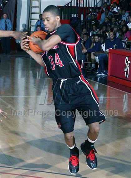 Thumbnail 2 in Boys & Girls vs Lincoln (PSAL AA Semifinal) photogallery.