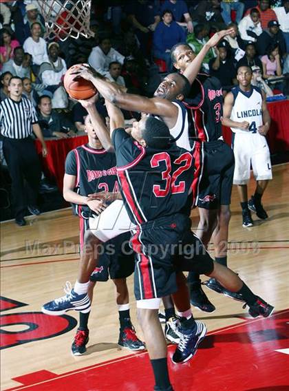 Thumbnail 3 in Boys & Girls vs Lincoln (PSAL AA Semifinal) photogallery.