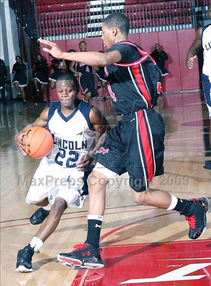 Thumbnail 1 in Boys & Girls vs Lincoln (PSAL AA Semifinal) photogallery.