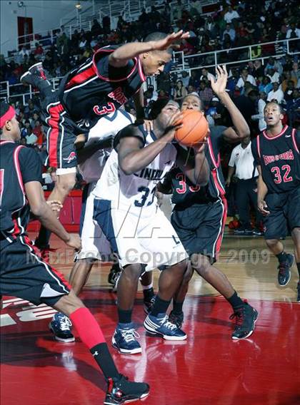 Thumbnail 1 in Boys & Girls vs Lincoln (PSAL AA Semifinal) photogallery.