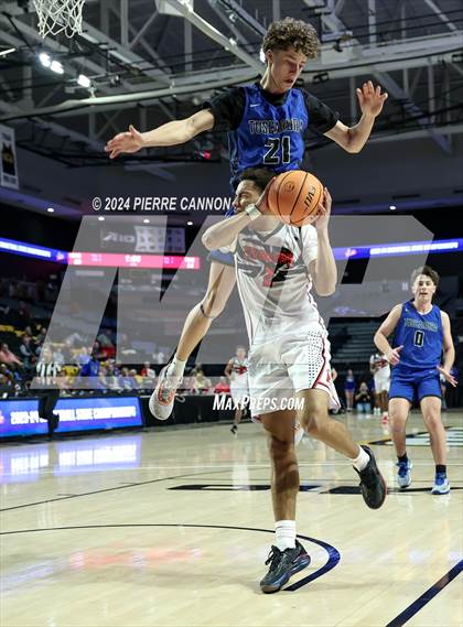 Thumbnail 3 in Tuscarora vs. Hampton (VHSL Class 4 State Final) photogallery.