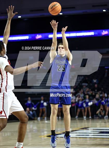 Thumbnail 1 in Tuscarora vs. Hampton (VHSL Class 4 State Final) photogallery.