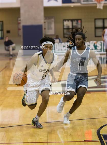 Thumbnail 2 in Concord vs. York Prep (Hoodie's House Hoops Classic) photogallery.