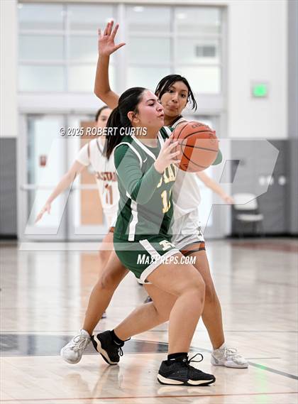 Thumbnail 1 in Royal @ Castaic photogallery.