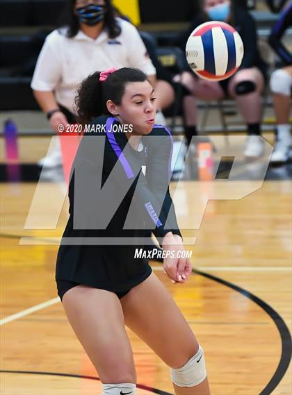 Thumbnail 1 in Northwest Christian vs. Valley Christian (AIA 3A Final) photogallery.