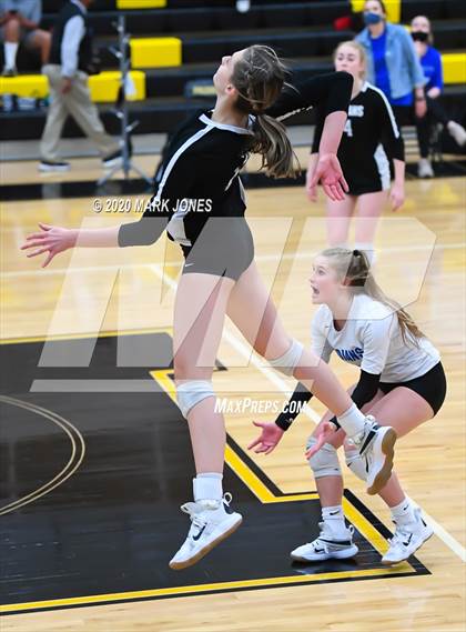 Thumbnail 2 in Northwest Christian vs. Valley Christian (AIA 3A Final) photogallery.