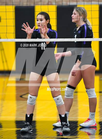 Thumbnail 3 in Northwest Christian vs. Valley Christian (AIA 3A Final) photogallery.