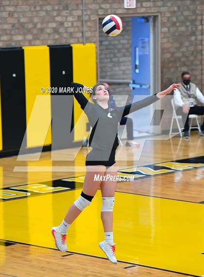 Thumbnail 2 in Northwest Christian vs. Valley Christian (AIA 3A Final) photogallery.