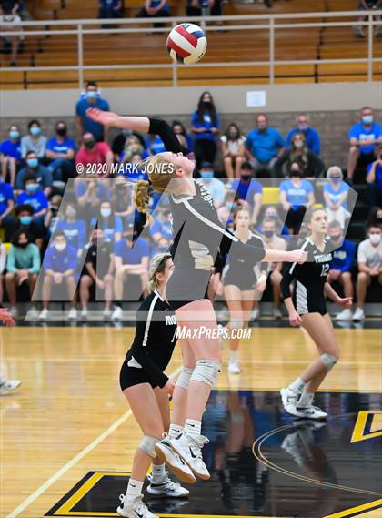 Thumbnail 2 in Northwest Christian vs. Valley Christian (AIA 3A Final) photogallery.