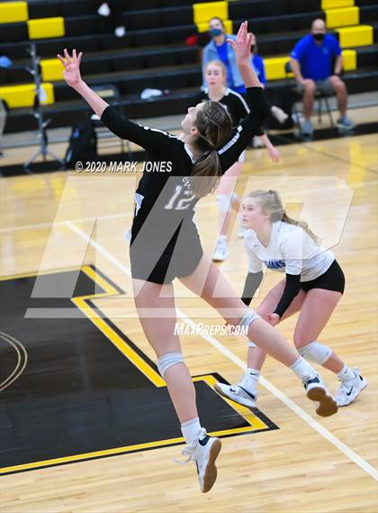 Thumbnail 3 in Northwest Christian vs. Valley Christian (AIA 3A Final) photogallery.