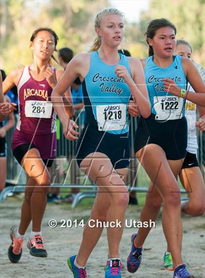 Thumbnail 2 in Clovis Invitational Division 1 5K Varsity Girls Race photogallery.