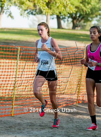 Thumbnail 2 in Clovis Invitational Division 1 5K Varsity Girls Race photogallery.