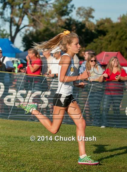 Thumbnail 2 in Clovis Invitational Division 1 5K Varsity Girls Race photogallery.