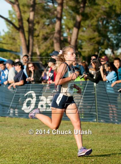Thumbnail 2 in Clovis Invitational Division 1 5K Varsity Girls Race photogallery.