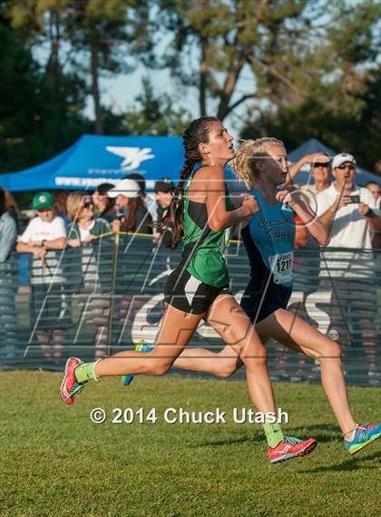 Thumbnail 2 in Clovis Invitational Division 1 5K Varsity Girls Race photogallery.