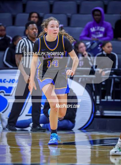 Thumbnail 3 in Lincoln vs. Vanden (CIF SJS D3 Final) photogallery.
