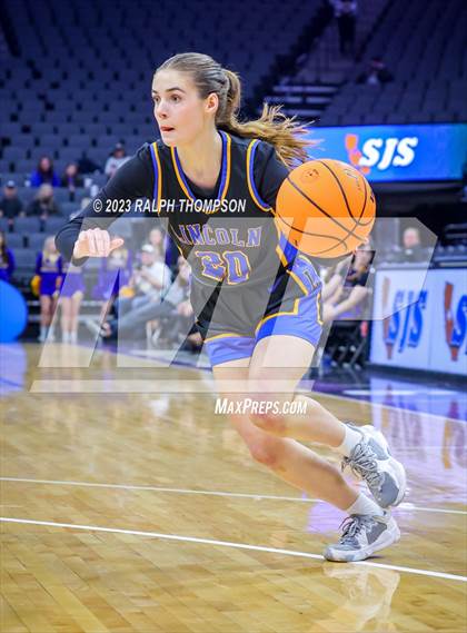 Thumbnail 3 in Lincoln vs. Vanden (CIF SJS D3 Final) photogallery.