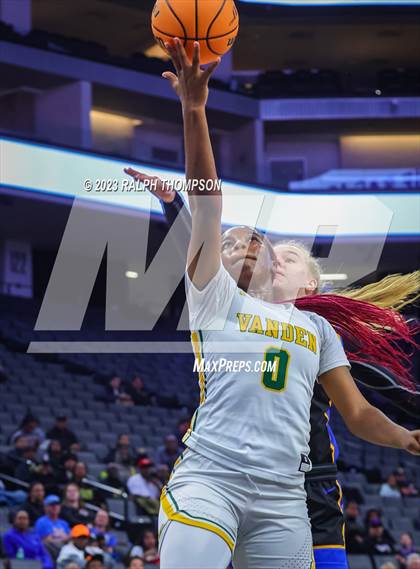 Thumbnail 3 in Lincoln vs. Vanden (CIF SJS D3 Final) photogallery.