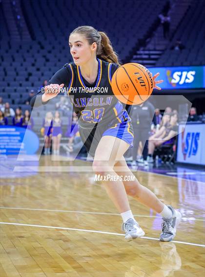 Thumbnail 2 in Lincoln vs. Vanden (CIF SJS D3 Final) photogallery.