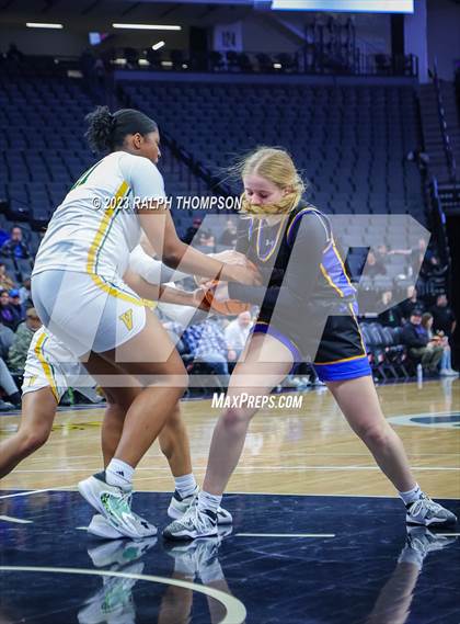 Thumbnail 3 in Lincoln vs. Vanden (CIF SJS D3 Final) photogallery.