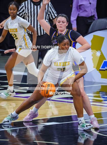 Thumbnail 3 in Lincoln vs. Vanden (CIF SJS D3 Final) photogallery.