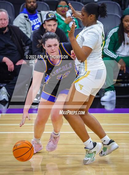 Thumbnail 2 in Lincoln vs. Vanden (CIF SJS D3 Final) photogallery.