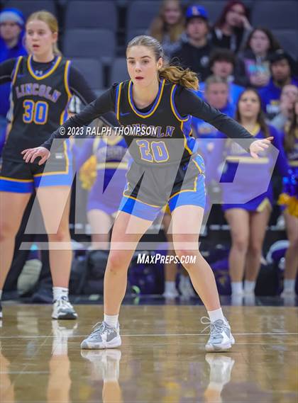 Thumbnail 3 in Lincoln vs. Vanden (CIF SJS D3 Final) photogallery.