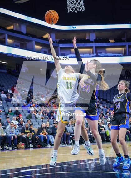 Thumbnail 2 in Lincoln vs. Vanden (CIF SJS D3 Final) photogallery.
