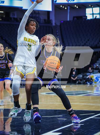 Thumbnail 2 in Lincoln vs. Vanden (CIF SJS D3 Final) photogallery.