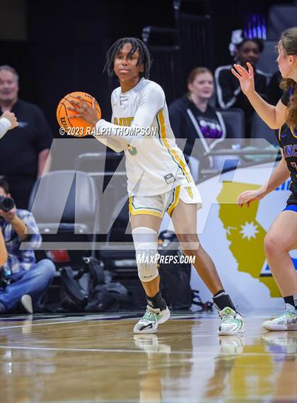 Thumbnail 3 in Lincoln vs. Vanden (CIF SJS D3 Final) photogallery.