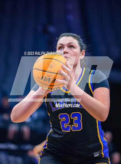 Thumbnail 3 in Lincoln vs. Vanden (CIF SJS D3 Final) photogallery.