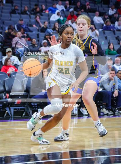 Thumbnail 3 in Lincoln vs. Vanden (CIF SJS D3 Final) photogallery.