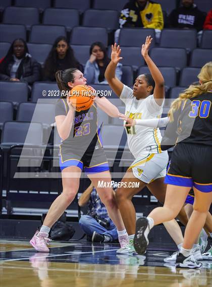 Thumbnail 3 in Lincoln vs. Vanden (CIF SJS D3 Final) photogallery.