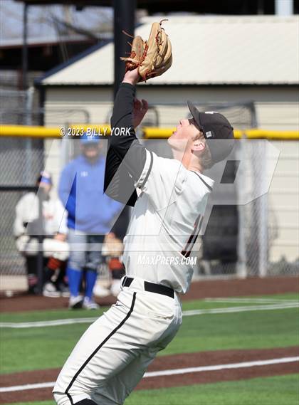 Thumbnail 2 in Grand Saline vs Hooks photogallery.