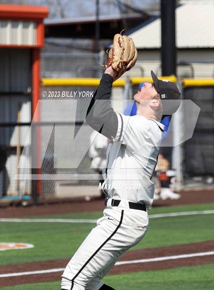 Thumbnail 1 in Grand Saline vs Hooks photogallery.