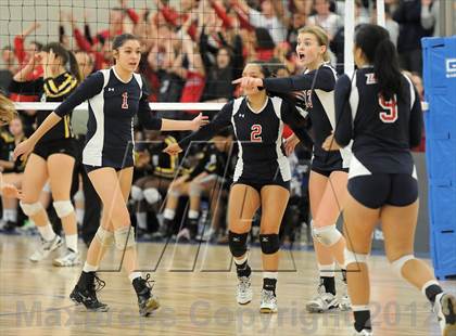 Thumbnail 3 in La Salle vs. El Dorado (CIF SS D1A Final) photogallery.