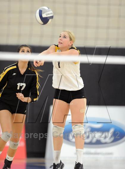 Thumbnail 1 in La Salle vs. El Dorado (CIF SS D1A Final) photogallery.
