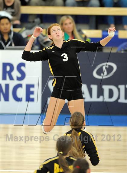 Thumbnail 2 in La Salle vs. El Dorado (CIF SS D1A Final) photogallery.