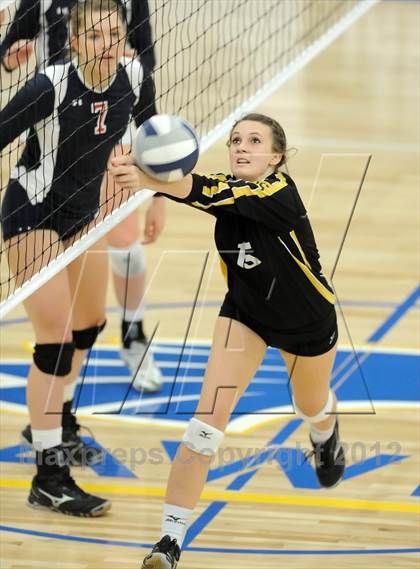 Thumbnail 1 in La Salle vs. El Dorado (CIF SS D1A Final) photogallery.