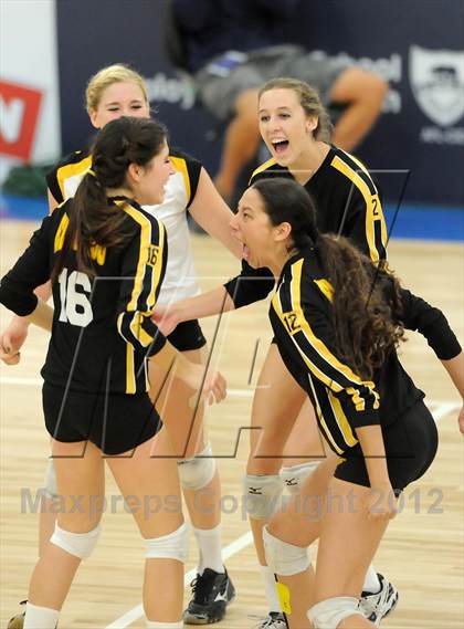 Thumbnail 2 in La Salle vs. El Dorado (CIF SS D1A Final) photogallery.