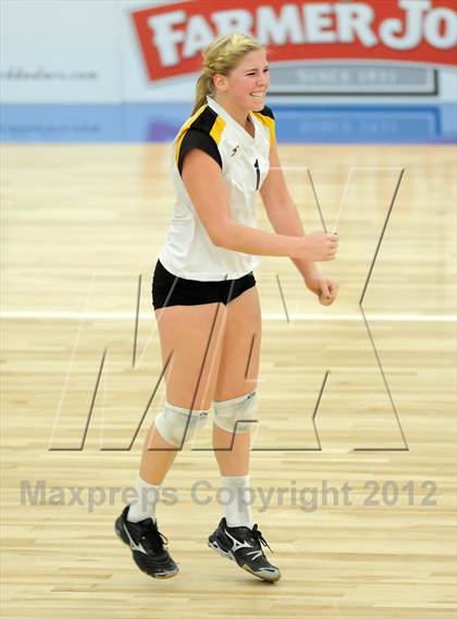 Thumbnail 2 in La Salle vs. El Dorado (CIF SS D1A Final) photogallery.