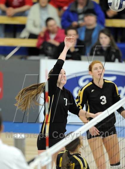 Thumbnail 3 in La Salle vs. El Dorado (CIF SS D1A Final) photogallery.
