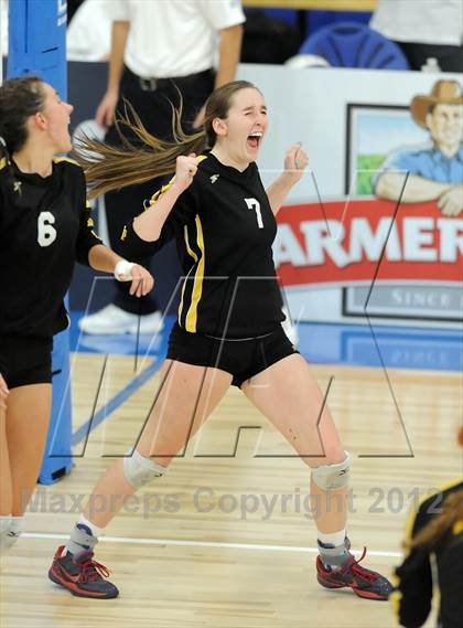 Thumbnail 1 in La Salle vs. El Dorado (CIF SS D1A Final) photogallery.