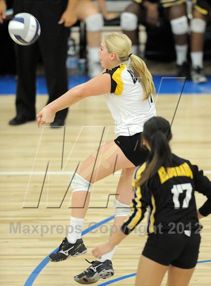 Thumbnail 2 in La Salle vs. El Dorado (CIF SS D1A Final) photogallery.