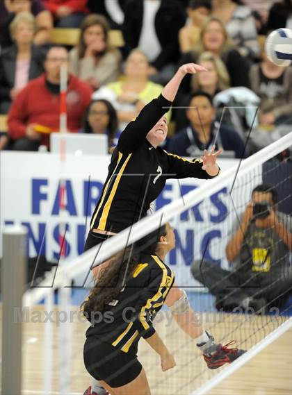 Thumbnail 3 in La Salle vs. El Dorado (CIF SS D1A Final) photogallery.
