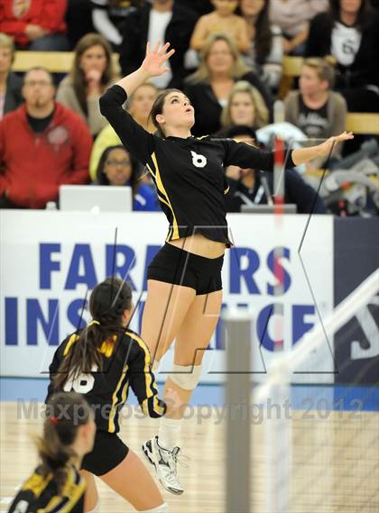 Thumbnail 2 in La Salle vs. El Dorado (CIF SS D1A Final) photogallery.