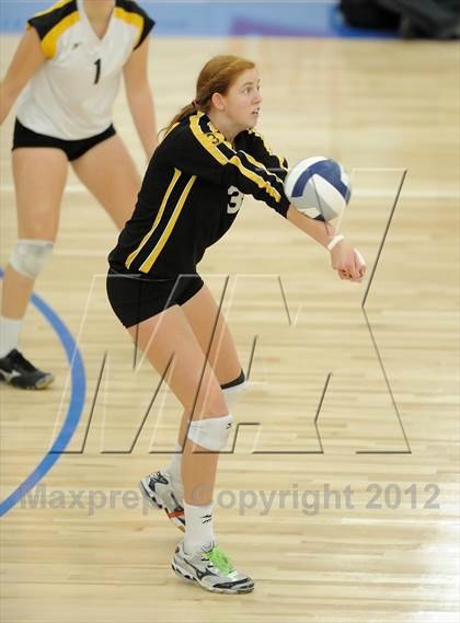 Thumbnail 2 in La Salle vs. El Dorado (CIF SS D1A Final) photogallery.