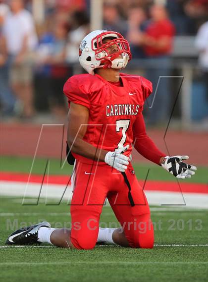 Thumbnail 2 in St. Xavier vs. Colerain photogallery.